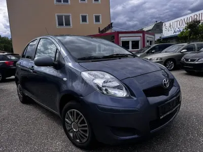 Gebraucht Toyota Yaris Luna 69 PS (50 kW) 2009 Grau Kleinwagen