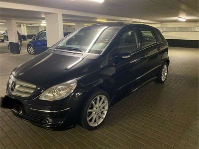 Mercedes B200