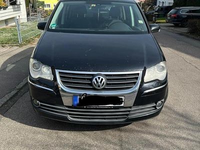 Second-hand VW Touran 172 CP (126 kW) 2007 Negru Monovolum