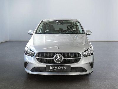 Gebraucht Mercedes B180 Progressive 136 PS (100 kW) 2024 Hightechsilber metallic Van / Kleinbus