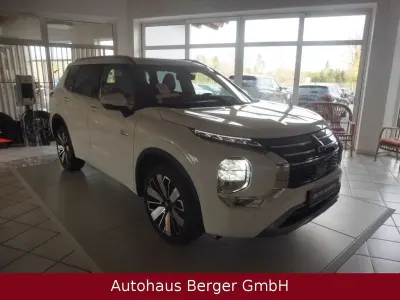 Neu Mitsubishi Outlander P-HEV Top 306 PS (225 kW) 2026 Weiß SUV