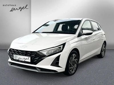 Gebraucht Hyundai i20 Trend 101 PS (74 kW) 2024 Weiß Limousine