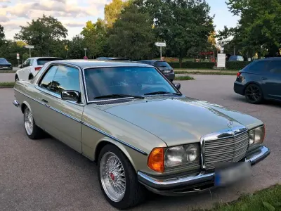 Gebraucht Mercedes 230 136 PS (100 kW) 1981 Grün Coupé