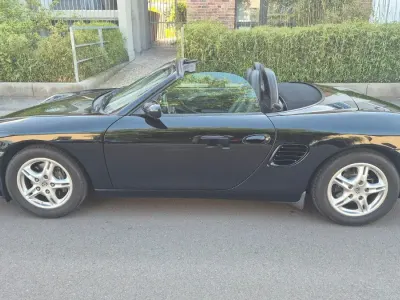 Begagnad Porsche Boxster 228 HK (167 kW) 2004 Svart Cab