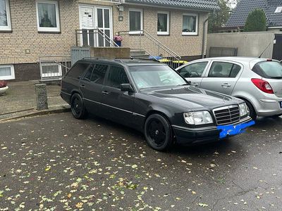 Gebraucht Mercedes E280 193 PS (141 kW) 1994 Schwarz Kombi