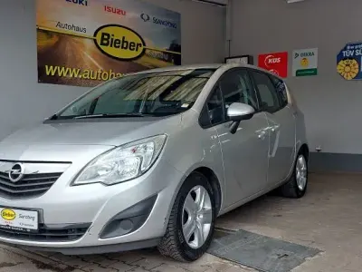 Gebraucht Opel Meriva Design Edition 120 PS (88 kW) 2011 Silber Van / Kleinbus