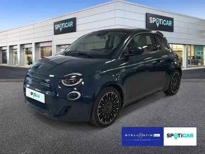 Gebraucht Fiat 500e La Prima 86 kW (118 PS) 2023 Grün Kleinwagen