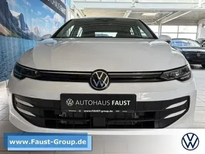 Gebraucht VW Golf VIII Life 116 PS (85 kW) 2025 Weiß Limousine