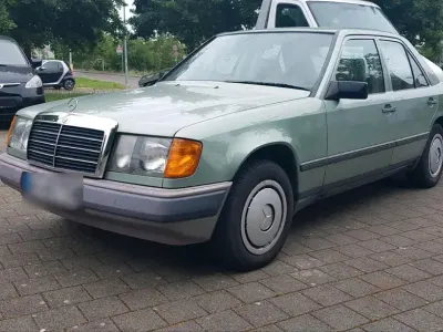 Gebraucht Mercedes E300 1987 Grün Limousine