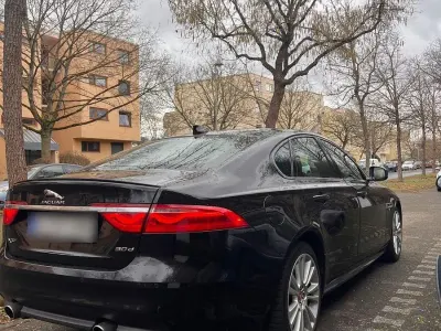 Usata Jaguar XF R-Sport 300 CV (220 kW) 2016 Nero Berlina