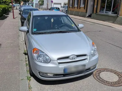Gebraucht Hyundai Accent 97 PS (71 kW) 2009 Silber Kleinwagen