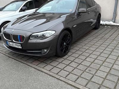 Gebraucht BMW 525 218 PS (160 kW) 2011 Gold Limousine