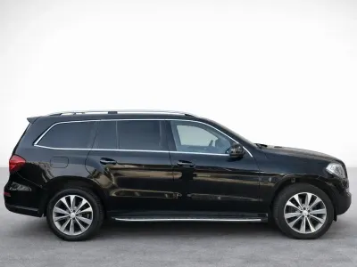 Używany Mercedes GL500 435 KM (319 kW) 2017 Czarny SUV