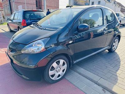 Second-hand Toyota Aygo Cool 68 CP (50 kW) 2007 Negru Hatchback