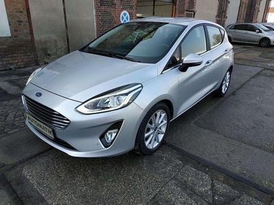 Gebraucht Ford Fiesta Titanium 101 PS (74 kW) 2018 Polarsilber Kleinwagen