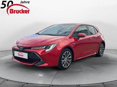 Rot Gebraucht 2021 Toyota Corolla Team Limousine | 17.980 € (Fairer Preis)