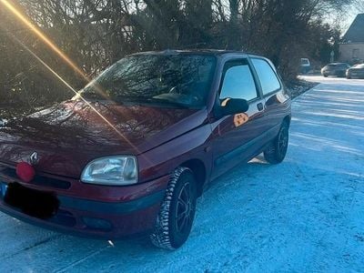 Rot Gebraucht 1996 Renault Clio Kleinwagen | 700 €