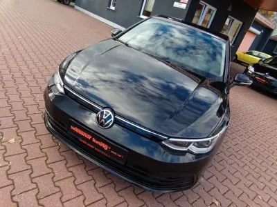Gebraucht VW Golf VIII Life 131 PS (96 kW) 2020 Schwarz Kleinwagen