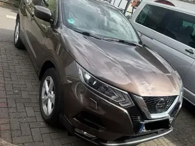 Gebraucht Nissan Qashqai N-Connecta 140 PS (102 kW) 2019 Braun SUV