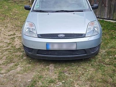 Usata Ford Fiesta 80 CV (58 kW) 2004 Argento Utilitaria