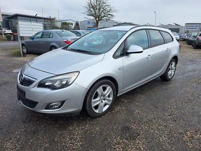 Gebraucht Opel Astra 110 PS (80 kW) 2011 Silber Limousine