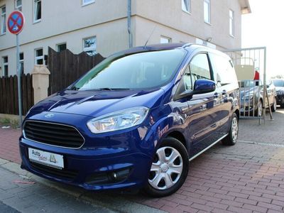 Blau Gebraucht 2016 Ford Tourneo Courier Trend Van / Kleinbus | 11.290 € (Fairer Preis)