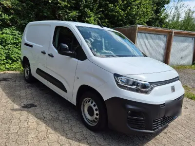 Gebraucht Fiat Doblò 101 PS (74 kW) 2023 Weiß Van / Kleinbus