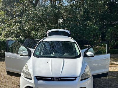 Gebraucht Ford Kuga Titanium 140 PS (102 kW) 2013 Weiß SUV
