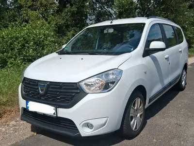 Gebraucht Dacia Lodgy Comfort 102 PS (75 kW) 2018 Weiß Van / Kleinbus