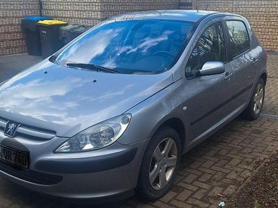 Gebraucht Peugeot 307 Tendance 109 PS (80 kW) 2002 Silber Limousine