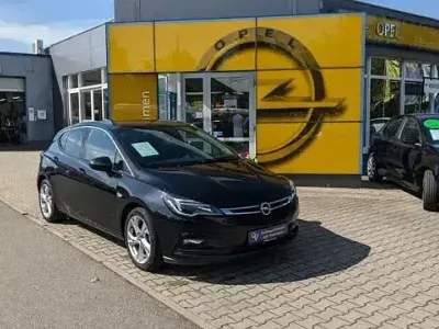 Usata Opel Astra Dynamic 105 CV (77 kW) 2017 Nero Berlina