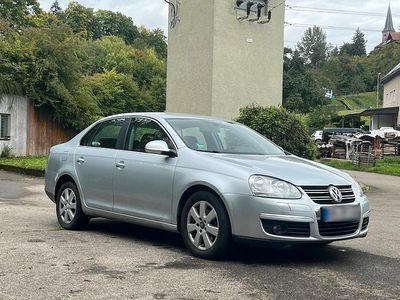 Gebraucht VW Jetta 140 PS (102 kW) 2008 Silber Limousine