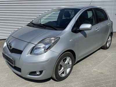 Usata Toyota Yaris Edition 99 CV (72 kW) 2011 Argento Utilitaria