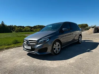 Używany Mercedes B220 177 KM (130 kW) 2015 Szary Minivan