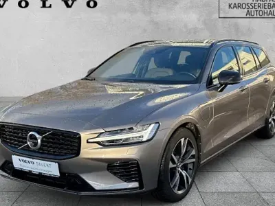 Usata Volvo V60 R-Design 350 CV (257 kW) 2020 Grigio Station wagon