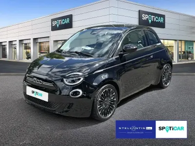 Gebraucht Fiat 500e La Prima 86 kW (118 PS) 2022 Schwarz Kleinwagen