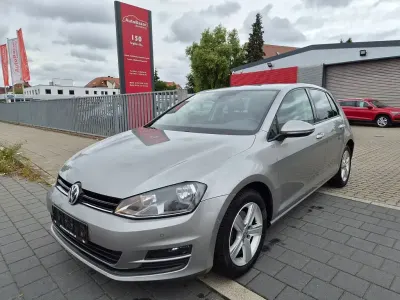 Gebraucht VW Golf VII Comfortline 122 PS (89 kW) 2014 Tungsten silver Limousine