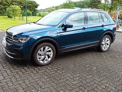 Gebraucht VW Tiguan Elegance 245 PS (180 kW) 2022 Blau SUV