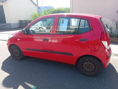 Gebraucht Hyundai i10 Pure 67 PS (49 kW) 2009 Rot Kleinwagen