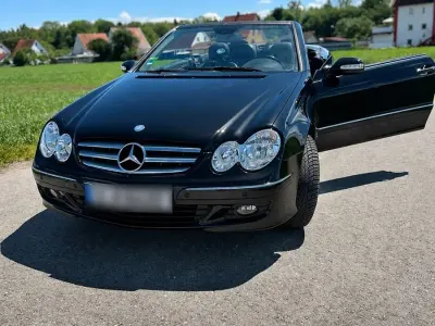 Gebraucht Mercedes CLK200 Elegance 184 PS (135 kW) 2008 Schwarz Cabrio