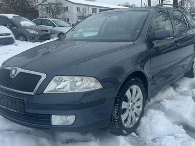 Grau Gebraucht 2007 Skoda Octavia Team Edition Kombi | 2.700 € (Fairer Preis)