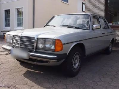 Gebraucht Mercedes 200 109 PS (80 kW) 1984 Silber Limousine