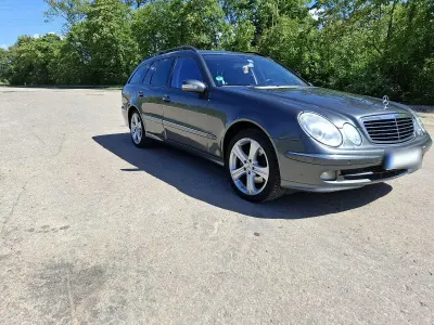 Gebraucht Mercedes E320 Avantgarde 224 PS (164 kW) 2005 Grün Kombi