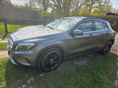 Mercedes GLA220
