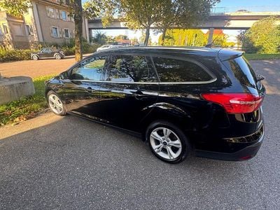 Schwarz Gebraucht 2016 Ford Focus Titanium Kombi | 6.100 € (Guter Preis)