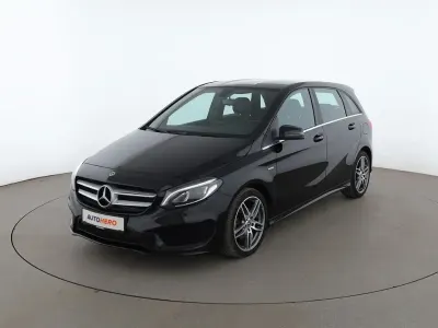 Gebraucht Mercedes B200 AMG line 156 PS (114 kW) 2018 Schwarz Kleinwagen