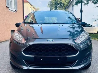 Gebraucht Ford Fiesta Ambiente 60 PS (44 kW) 2016 Grau Kleinwagen