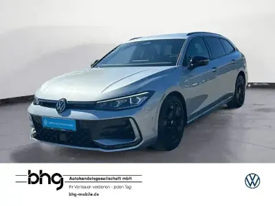 Gebraucht VW Passat R-line 150 PS (110 kW) 2024 Silber Kombi