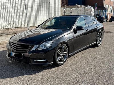 Gebraucht Mercedes E350 AMG 265 PS (194 kW) 2011 Schwarz Limousine