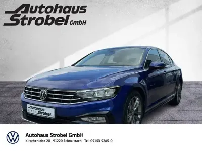 Gebraucht VW Passat R-line 150 PS (110 kW) 2020 Lapiz blue metallic (metallic) Limousine